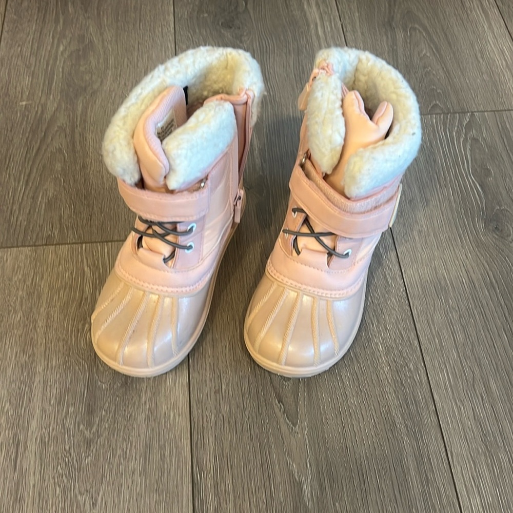 Girls Snow/Winter Boots pink and lined
